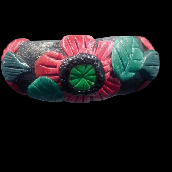 Vintage Hand Carved Wooden Floral Flower Leaf Bangle Bracelet Red Green Boho - Picture 4 of 7